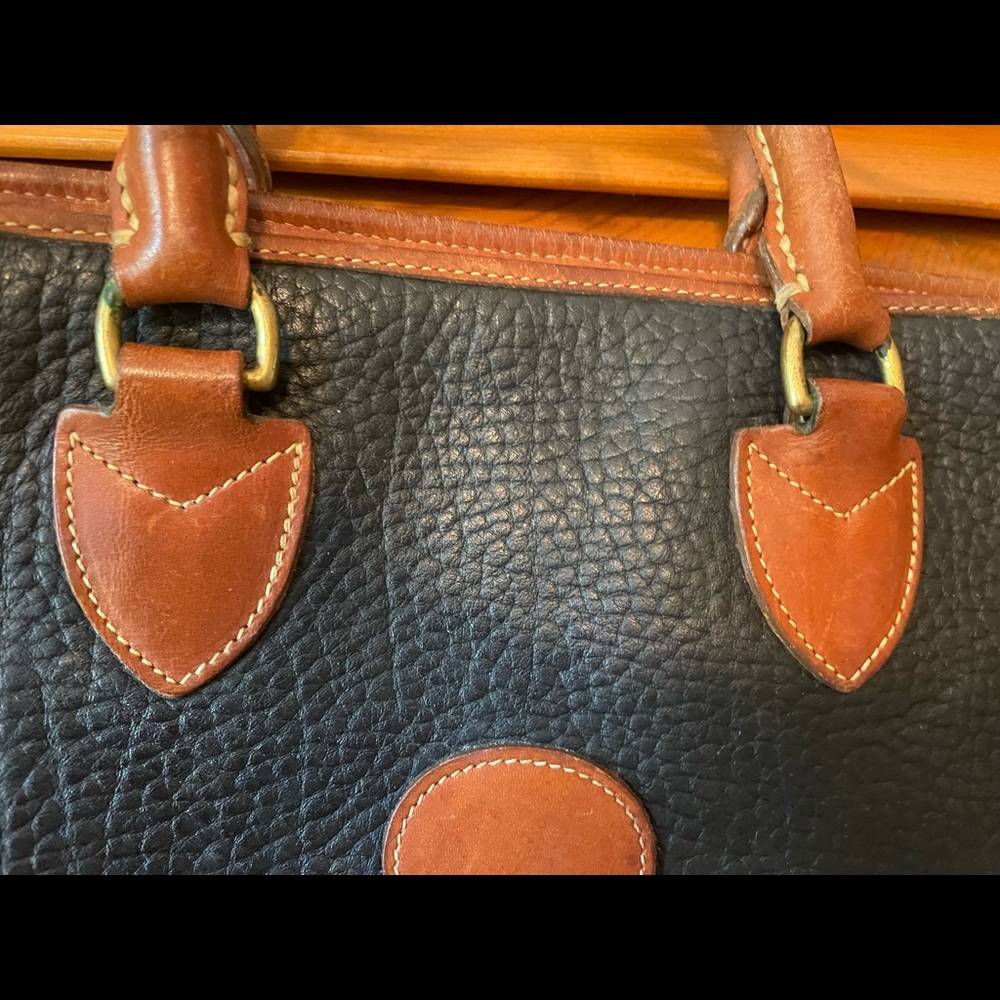 ( Authentic) Dooney & Bourke - Picture 3 of 7